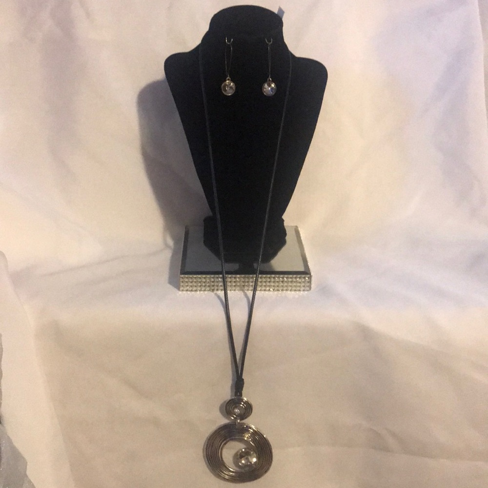 Silver tone and black necklace set